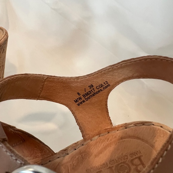 Born Wedge Heels Beige Taupe Size 8 - Picture 3 of 7